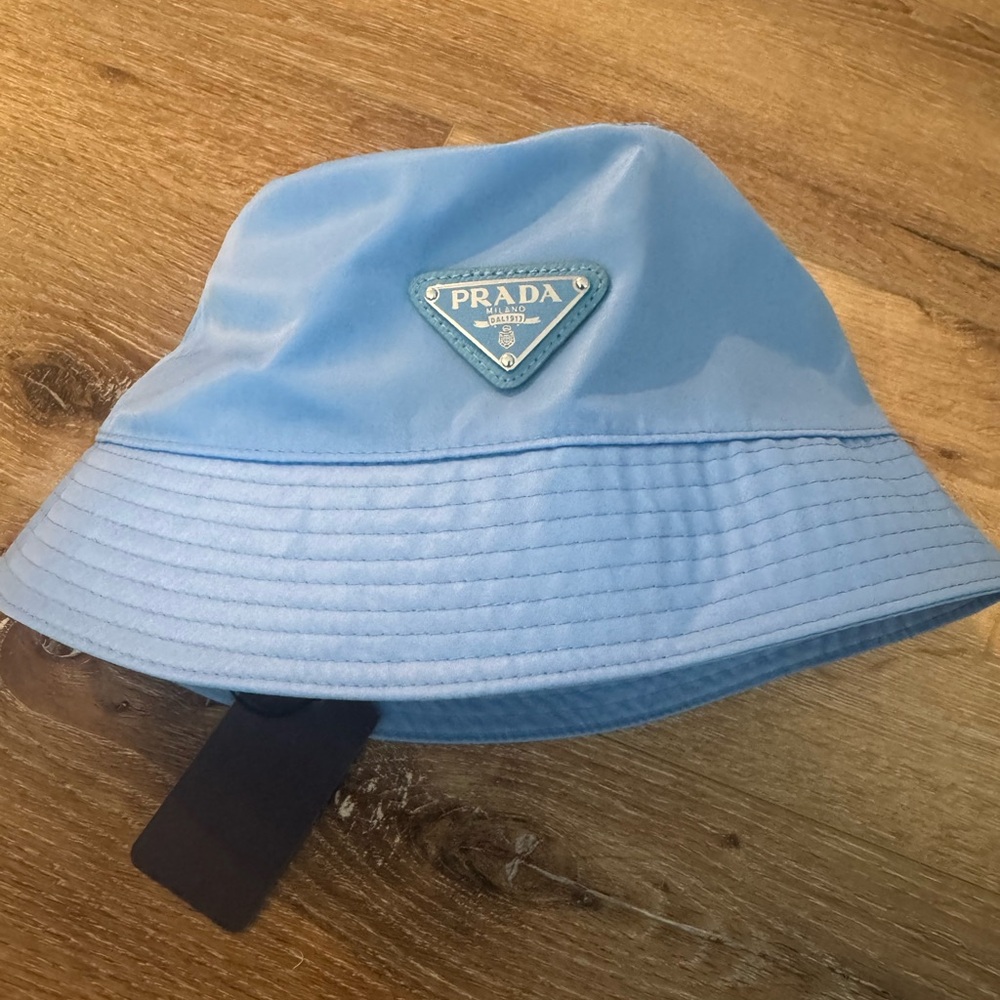 Prada bucket hat - Picture 2 of 4